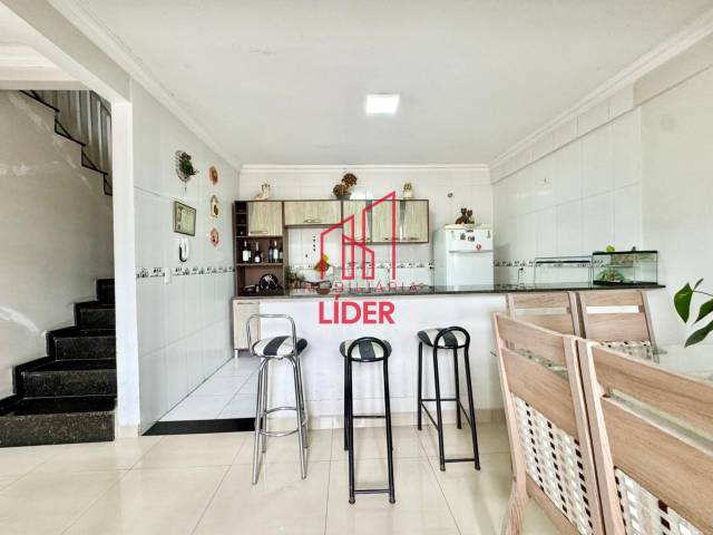 Sobrado para Venda em Curitiba - 5