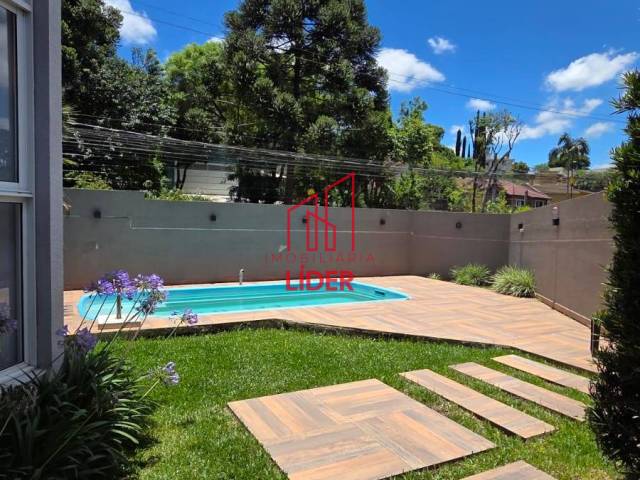 Sobrado para Locação em Curitiba - 2